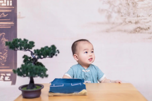 长兴满月宝宝放屁臭 长兴满月宝宝放屁臭